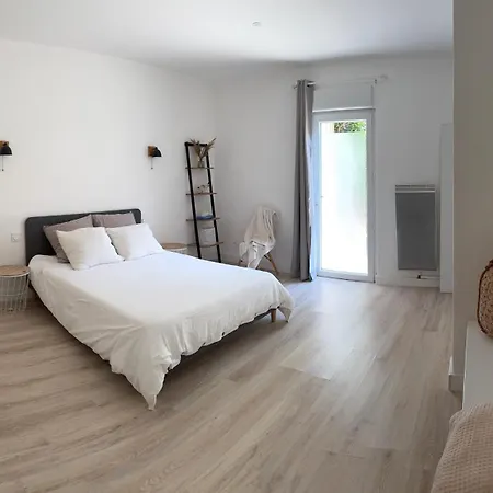 Agreable 4 Pers A 5 Km De La Plage Apartment Sigean